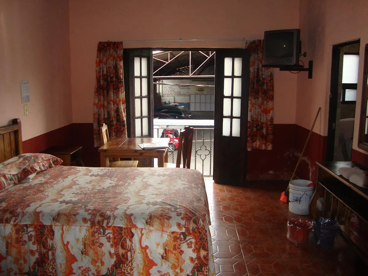 Hotel Virreyes 푸에블라