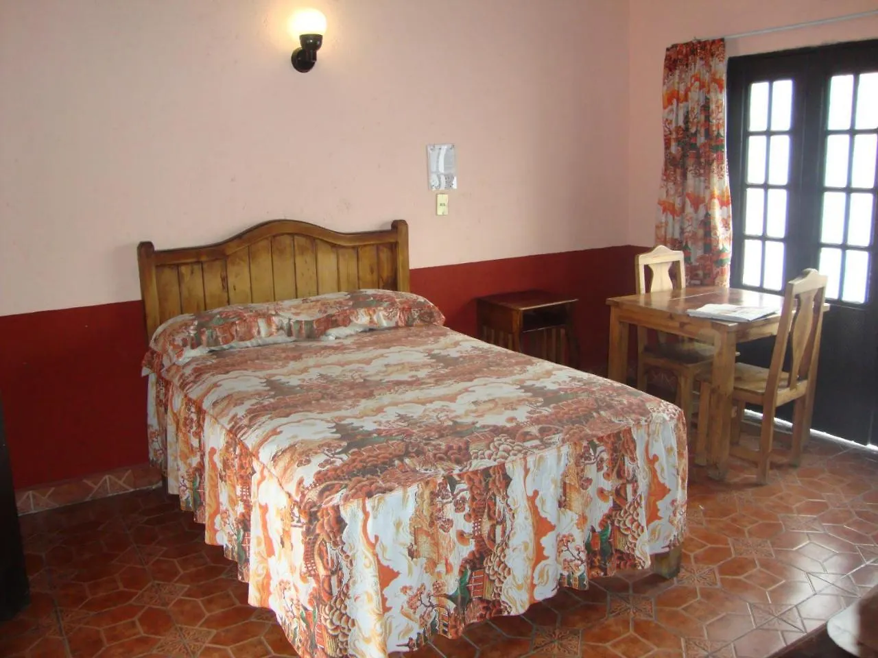 Hotel Virreyes 푸에블라